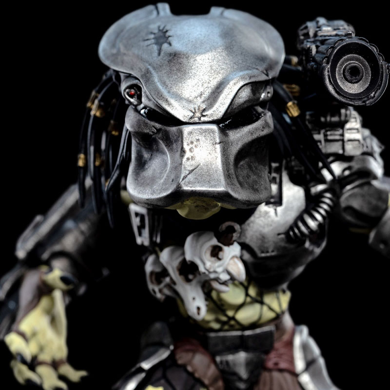 FIGURE-129497_05.jpg