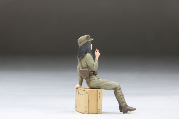 1/35 歴装ヲトメ 逸花(いつか) w/九四式軽装甲車 後期改修型 プラモデル