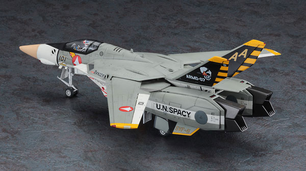 1/48 VF-1J スーパー/ストライクバルキリー“SVF-41 ブラックエイセス” プラモデル TOY-RBT-6208_04.jpg