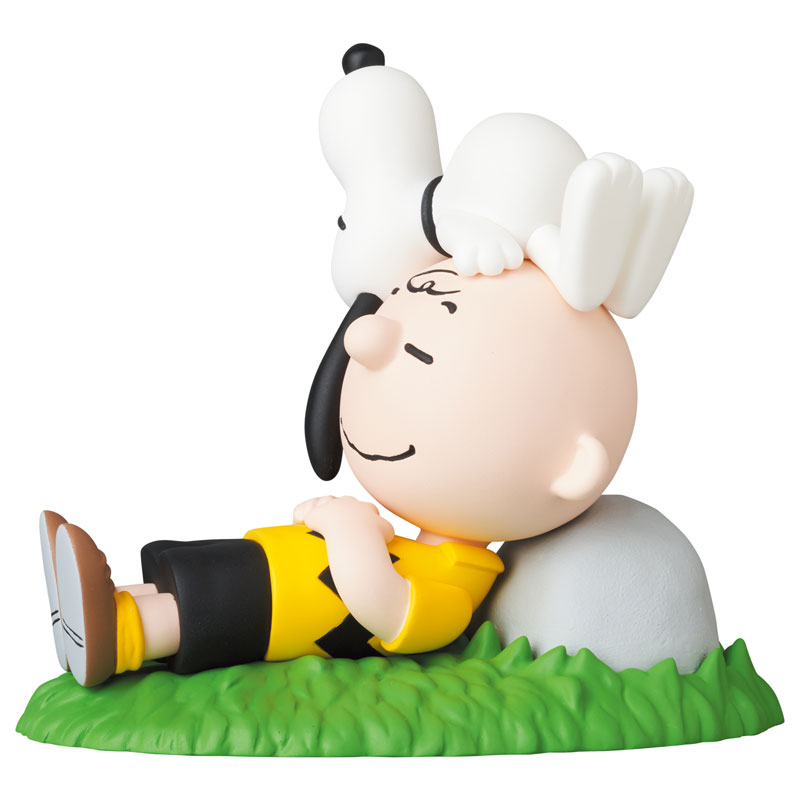 ウルトラディテールフィギュア No.681 UDF PEANUTS SERIES 13 NAPPING CHARLIE BROWN ＆ SNOOPY