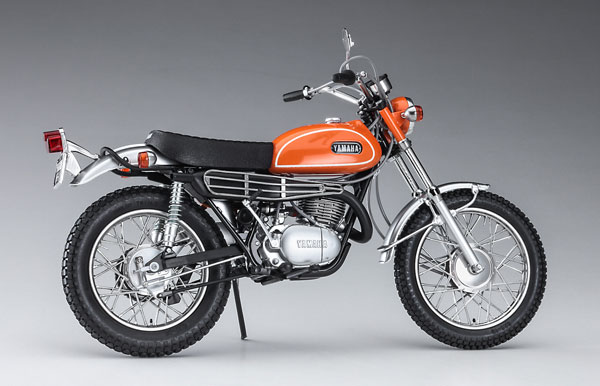 1/10 ヤマハ トレール DT250 “マンダリンオレンジ” プラモデル