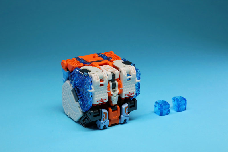 FIGURE-143311_04.jpg