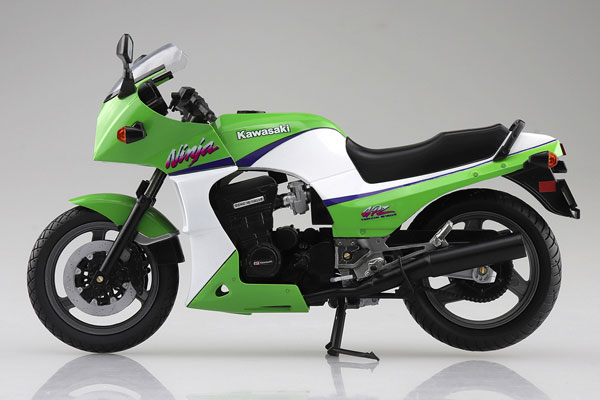 1/12 完成品バイク KAWASAKI GPz900R ライムグリーン（再販）[スカイネット]《在庫切れ》