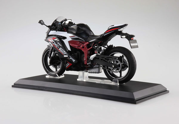 1/12 完成品バイク KAWASAKI Ninja ZX-25R メタリックスパーク