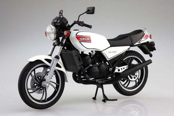 1/12 完成品バイク Yamaha RZ250 ニューパールホワイト TOY-SCL3-49581_02.jpg