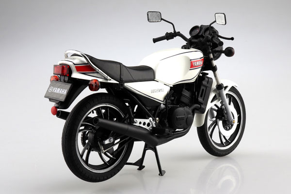 1/12 完成品バイク Yamaha RZ250 ニューパールホワイト TOY-SCL3-49581_03.jpg