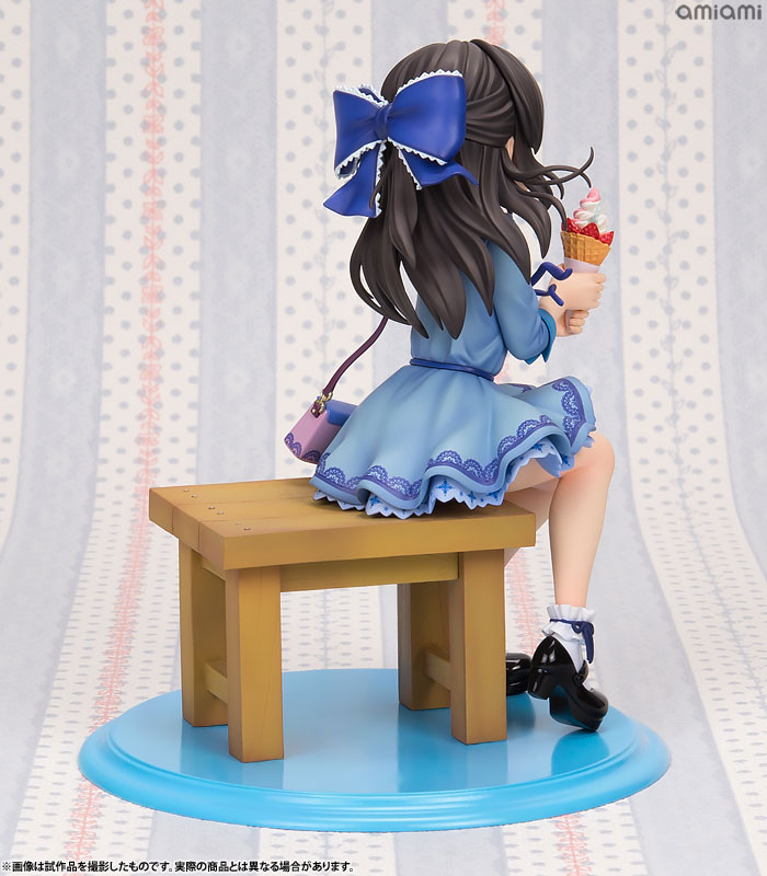 FIGURE-151354_06.jpg