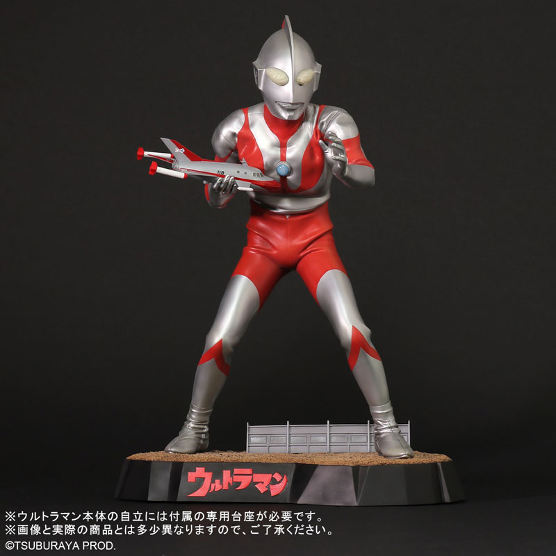 FIGURE-151456_06.jpg