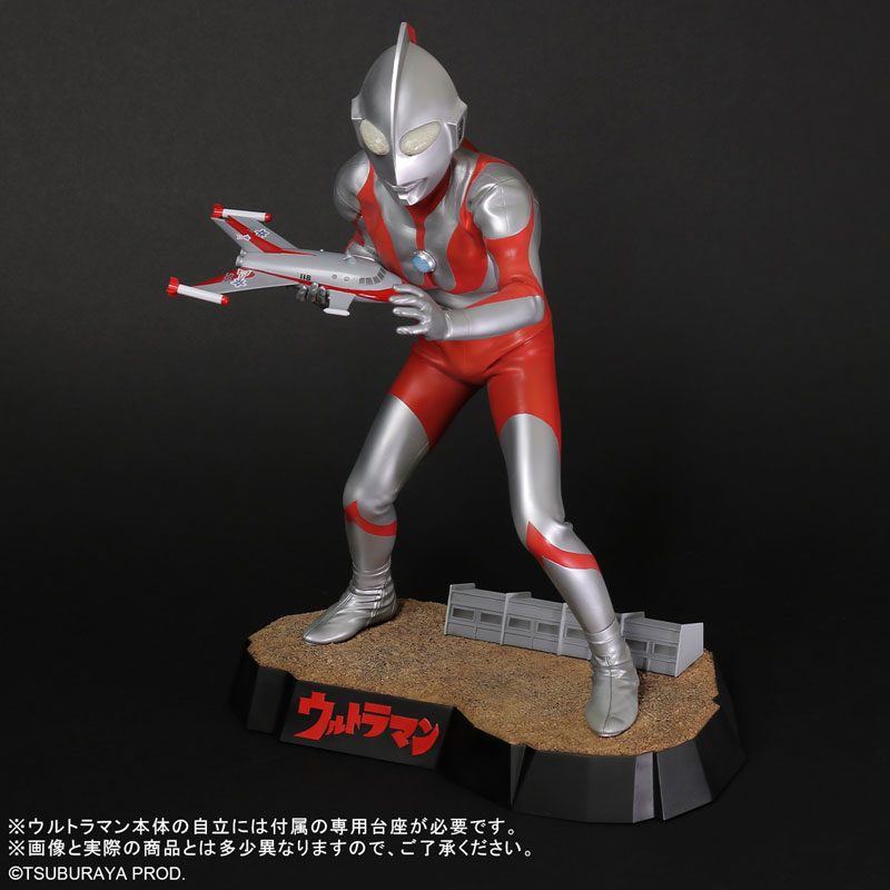 FIGURE-151456_08.jpg