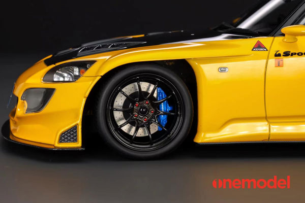 ミニカー　1/18 ホンダ S2000 スプーンストリートカーボンボンネットバージョン(イエロー) [23A03-04] 1/18 ホンダ S2000 スプーン ストリートカーボンボンネット