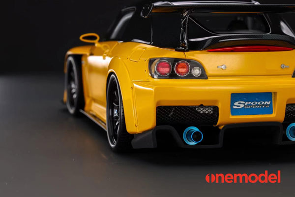 ミニカー　1/18 ホンダ S2000 スプーンストリートカーボンボンネットバージョン(イエロー) [23A03-04] 1/18 ホンダ S2000 スプーン ストリートカーボンボンネット