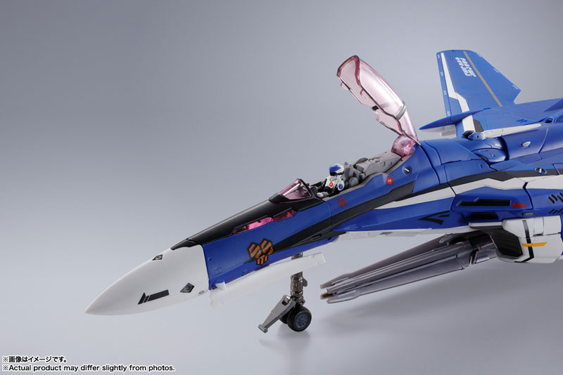FIGURE-152949_15.jpg