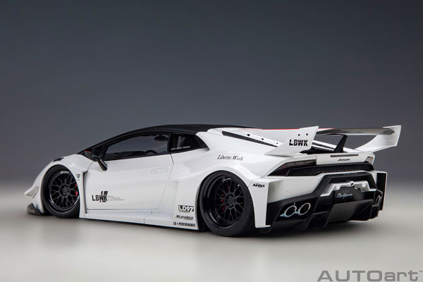 リバティウォーク限定ウラカン　ホワイト LB-Silhouette WORKS GT Lamborghini Huracán - Liberty Walk