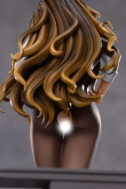 女上司・黒島汐 1/7 完成品フィギュア