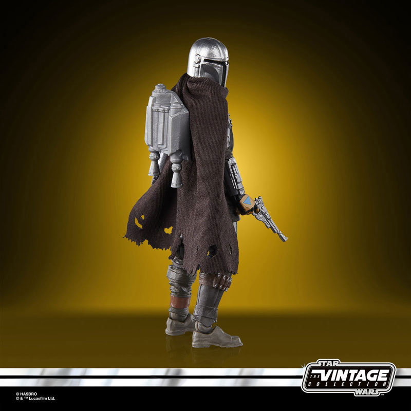 FIGURE-165992_04.jpg