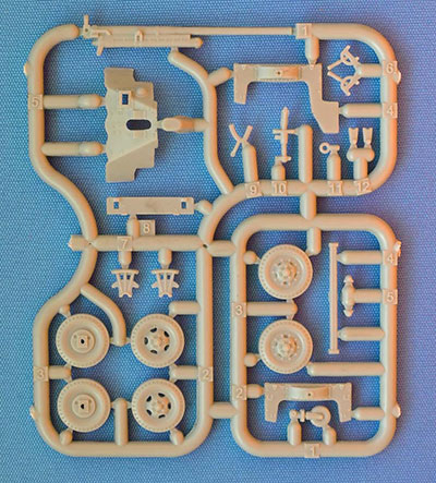 TOY-SCL3-66737_02.jpg