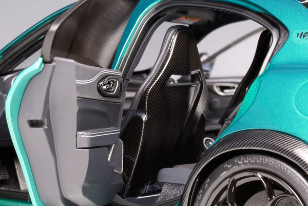 【訳あり品】MOTORHELIX 1/18 アルファロメオ ジュリア gta モーターヘリックス】 1/18 アルファ ロメオ ジュリア GTA