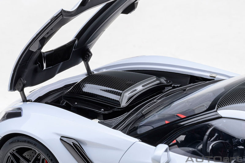 1/18 シボレー コルベット (C7) ZR1 (グレー・メタリック