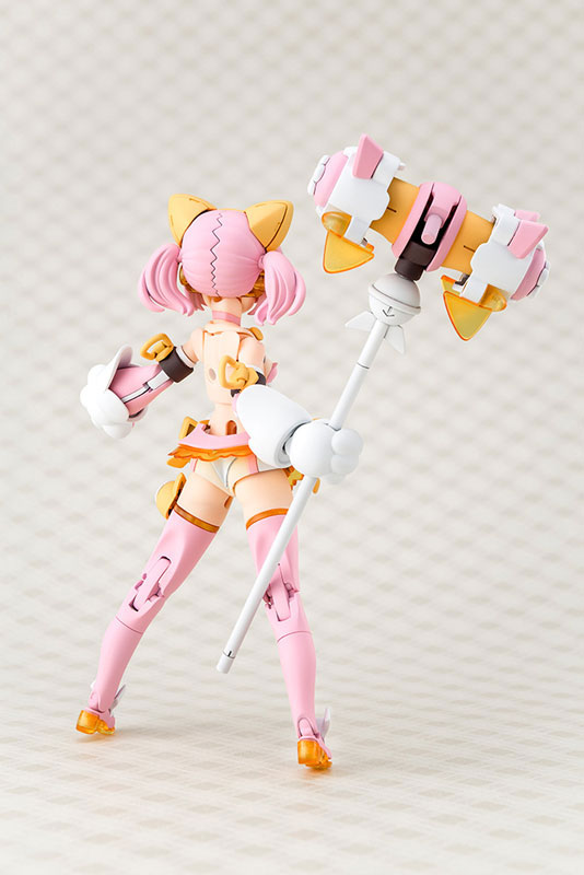 FIGURE-174560_02.jpg