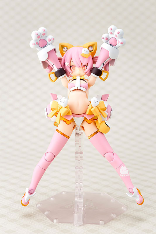 FIGURE-174560_03.jpg