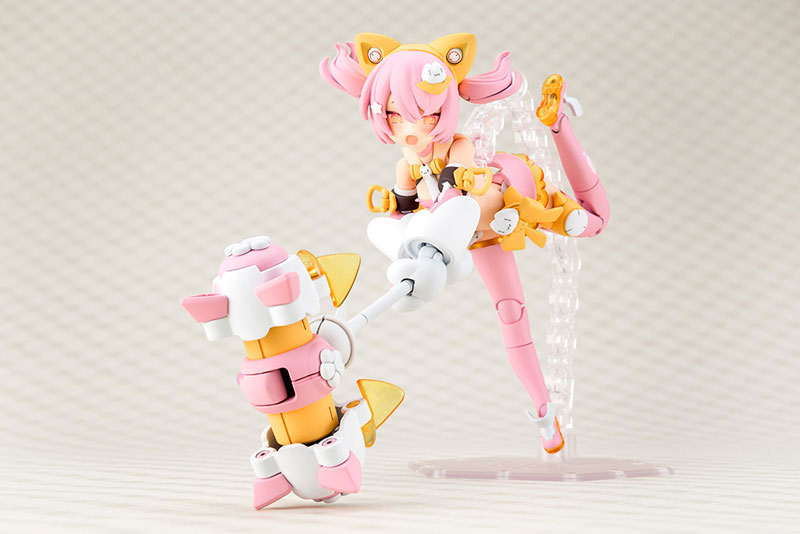 FIGURE-174560_04.jpg