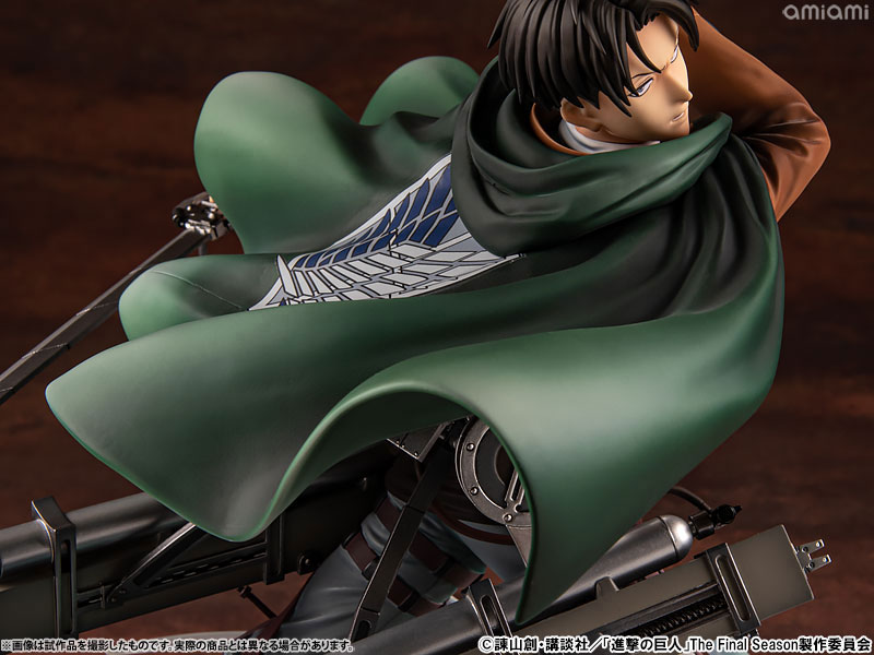 【特典】進撃の巨人 人類最強の兵士 リヴァイ 1/6 完成品フィギュア (GOODSMILE ONLINE SHOP限定) FIGURE-177094_16.jpg