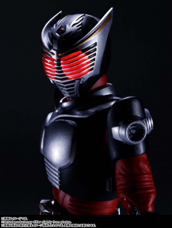 箱破損特価新品)S.H.Figuarts(真骨彫製法) 仮面ライダー龍騎