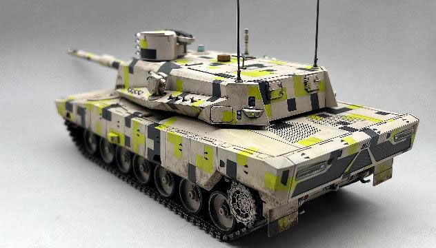 1/35 次世代主力戦車 KF51U パンター プラモデル[アミュージング