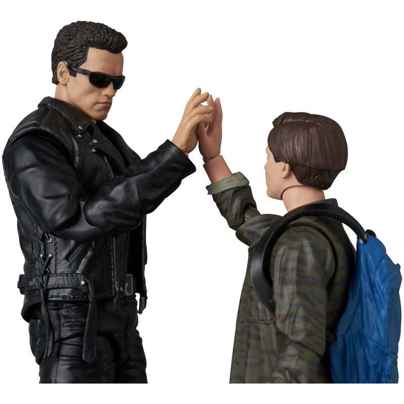 MAFEX T-800(T2 Ver.) ＆ John Connor『ターミネーター2』