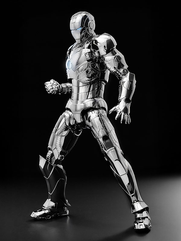 DLX アイアンマン・マーク2(クローム・エディション) 1/12 可動フィギュア