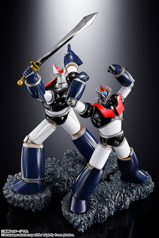 FIGURE-196630_04.jpg