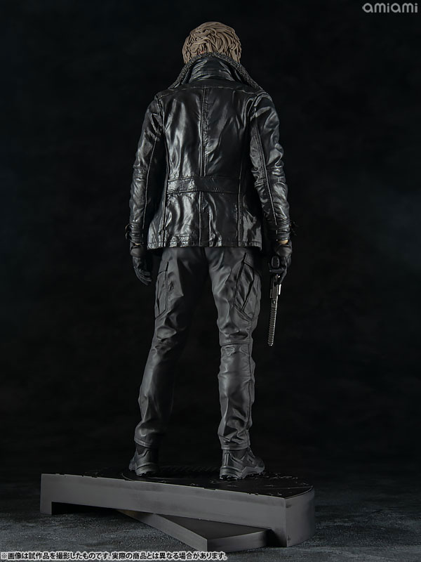 FIGURE-196983_05.jpg