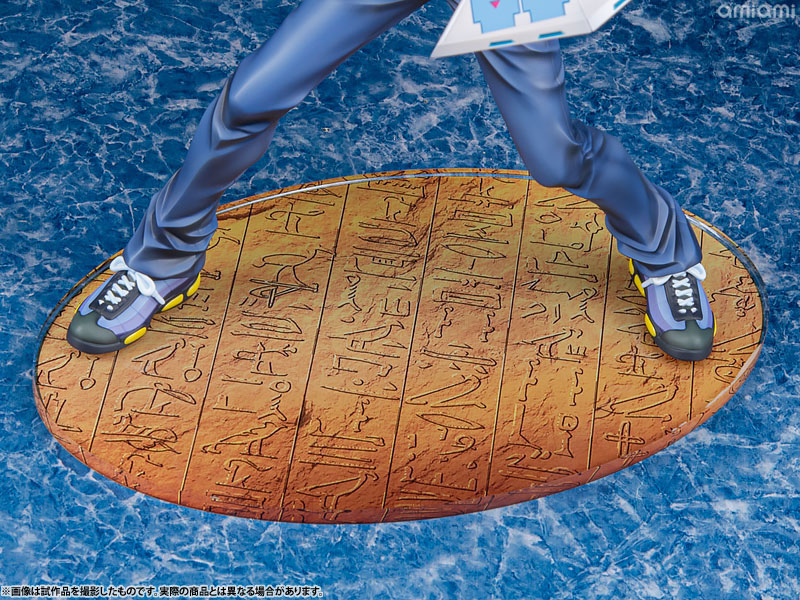 FIGURE-199382_20.jpg