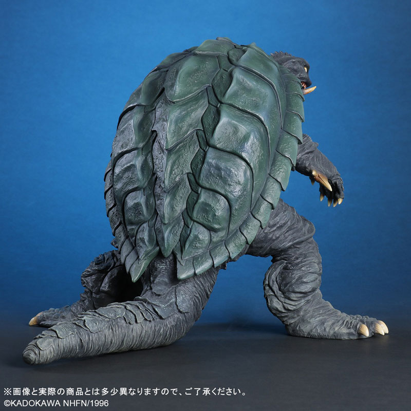 FIGURE-199527_05.jpg