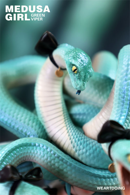メデューサガール グリーンバイパー フィギュア 手元ディテール
