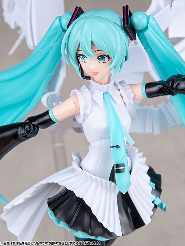 初音ミク プラモデル 全身シルエット バランス確認