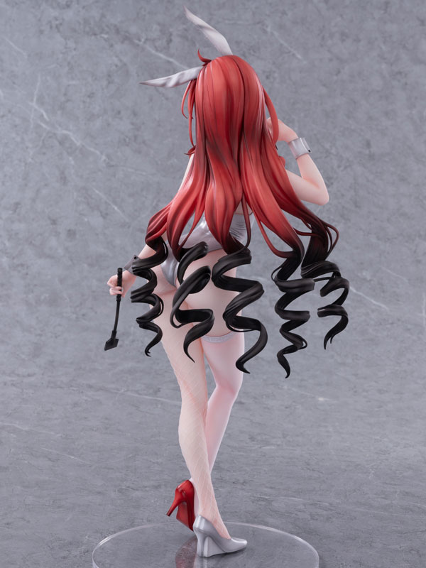 FIGURE-199830_04.jpg