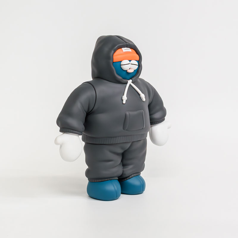 #3 スウェットを着たソフビのトモダチ！(ネイビー・ニットキャップ)