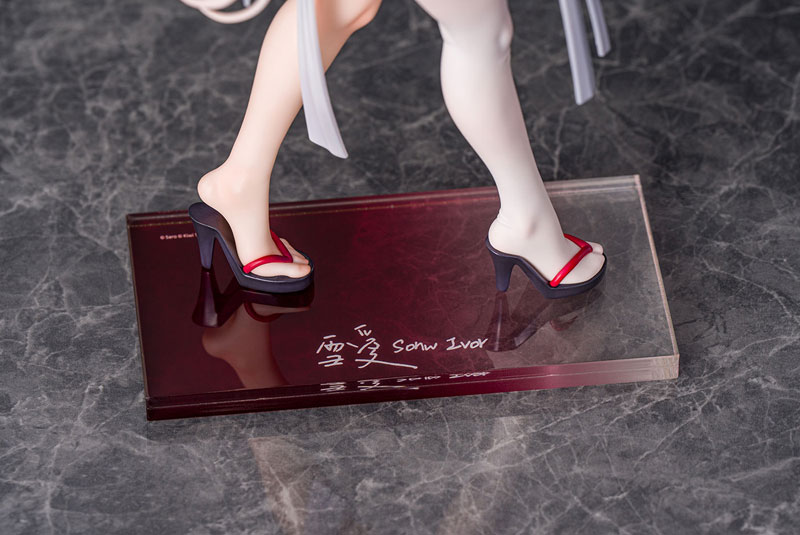 雪愛 フィギュア 全身引きカット