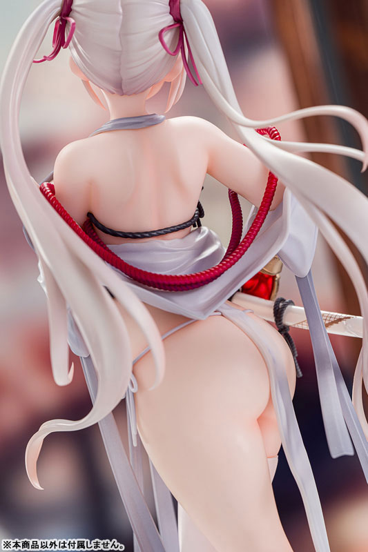 雪愛 フィギュア 側面