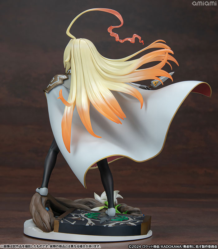 FIGURE-201361_04.jpg