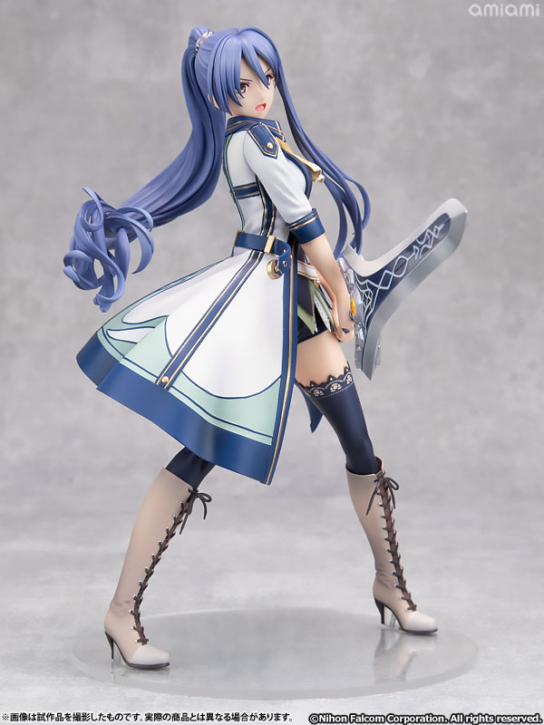 FIGURE-201485_03.jpg