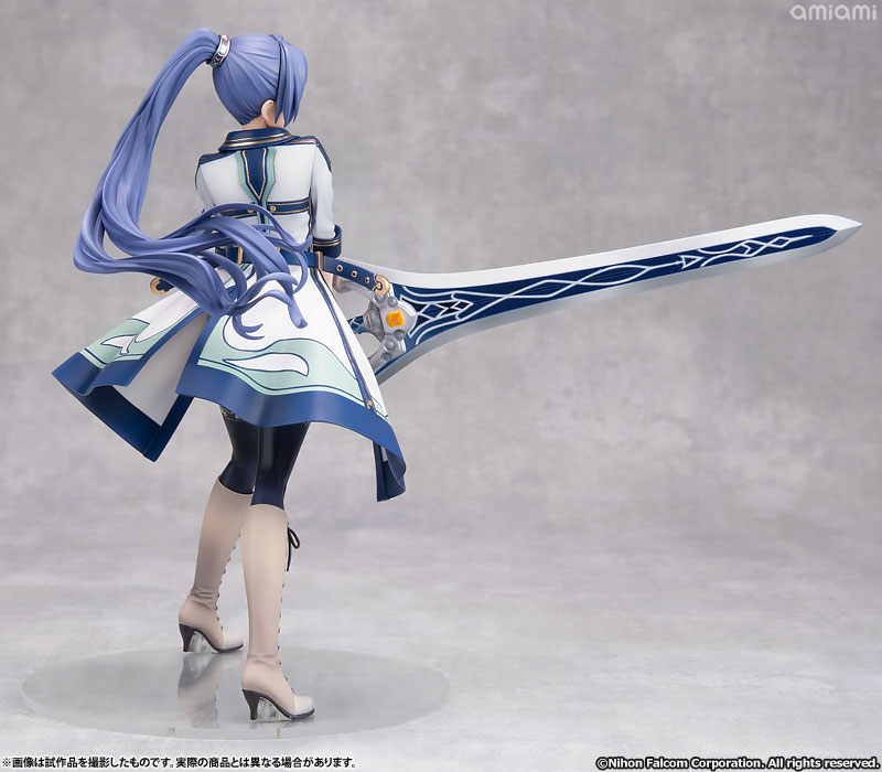 FIGURE-201485_04.jpg