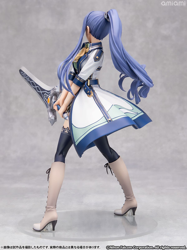 FIGURE-201485_07.jpg