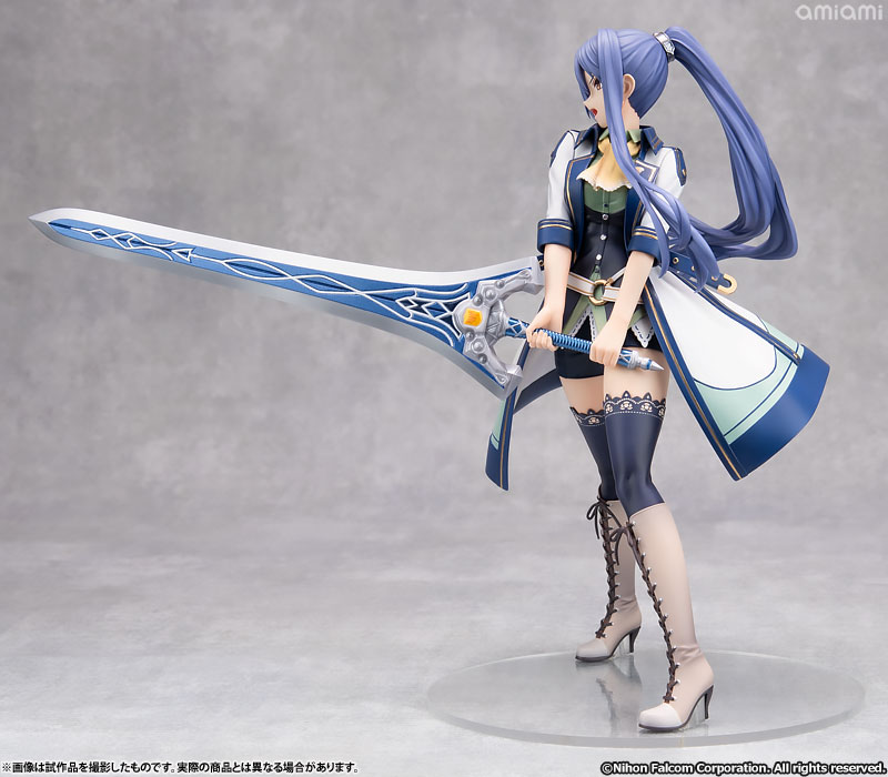 FIGURE-201485_08.jpg