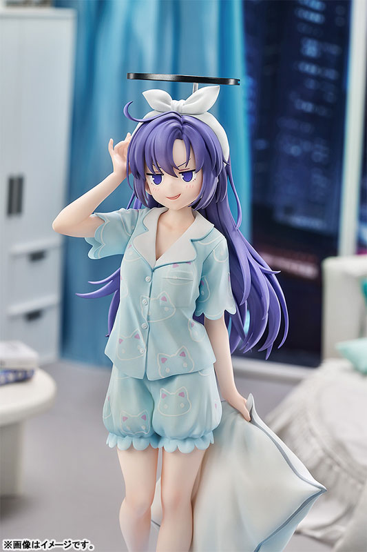 FIGURE-201537_09.jpg