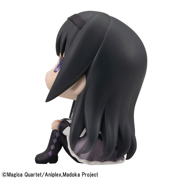 FIGURE-201759_05.jpg