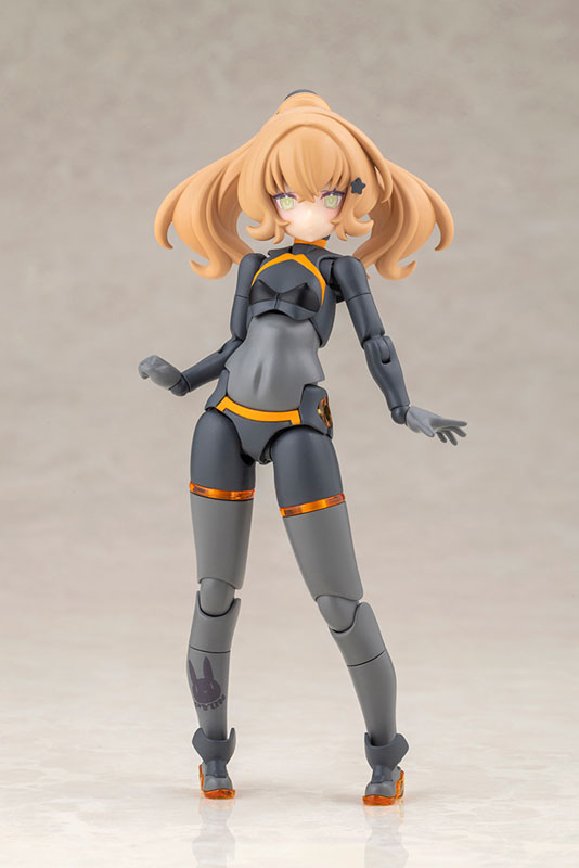 FIGURE-202815_02.jpg