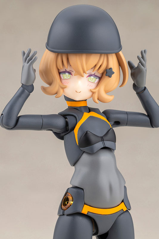 FIGURE-202815_06.jpg