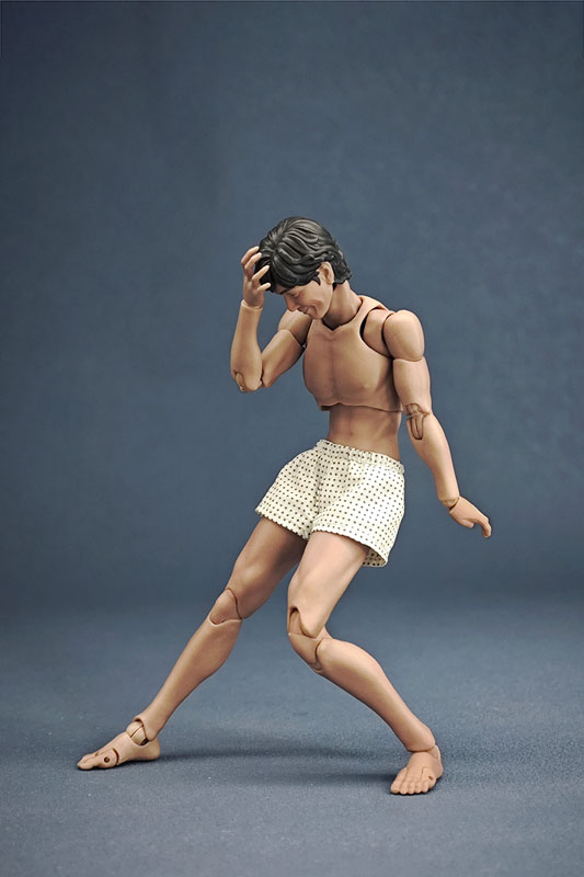 FIGURE-203492_05.jpg